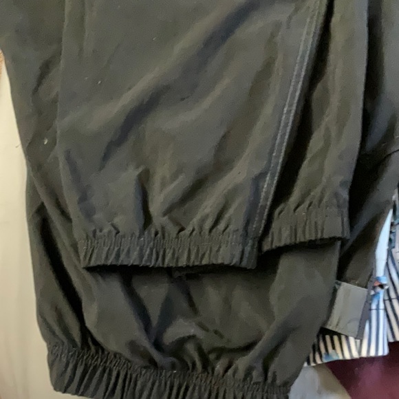 Pants and capris all like new only worn once. Ask between $10-20. - Picture 3 of 3